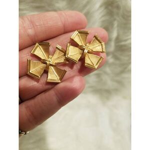 Rare 1960's Crown Trifari Maltese Cross clip on earrings‎ gold